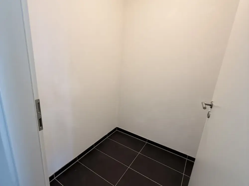 Stylishly Modernized 2-Room Apartment in Düsseldorf