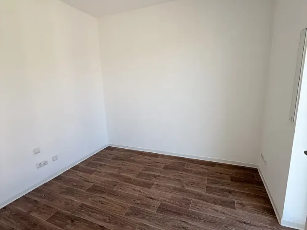 Stylishly Modernized 2-Room Apartment in Düsseldorf