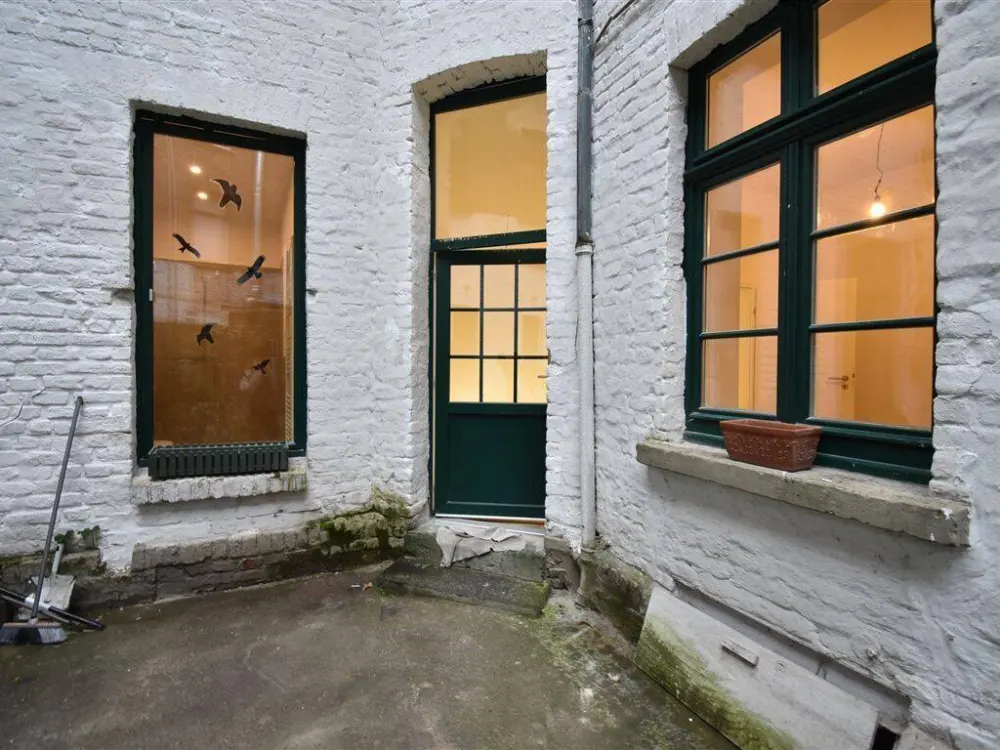 D-Altstadt! Renovated 2-Room Ground Floor Apartment in a Quiet Backyard