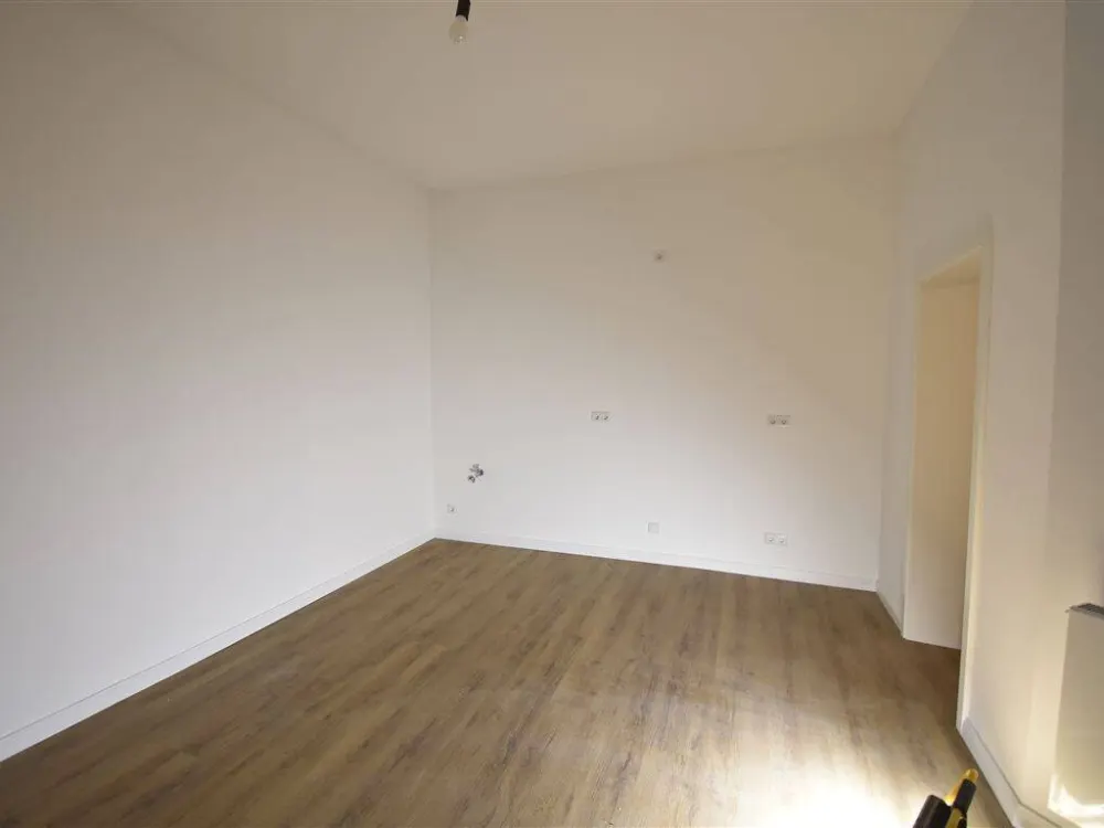 D-Altstadt! Renovated 2-Room Ground Floor Apartment in a Quiet Backyard