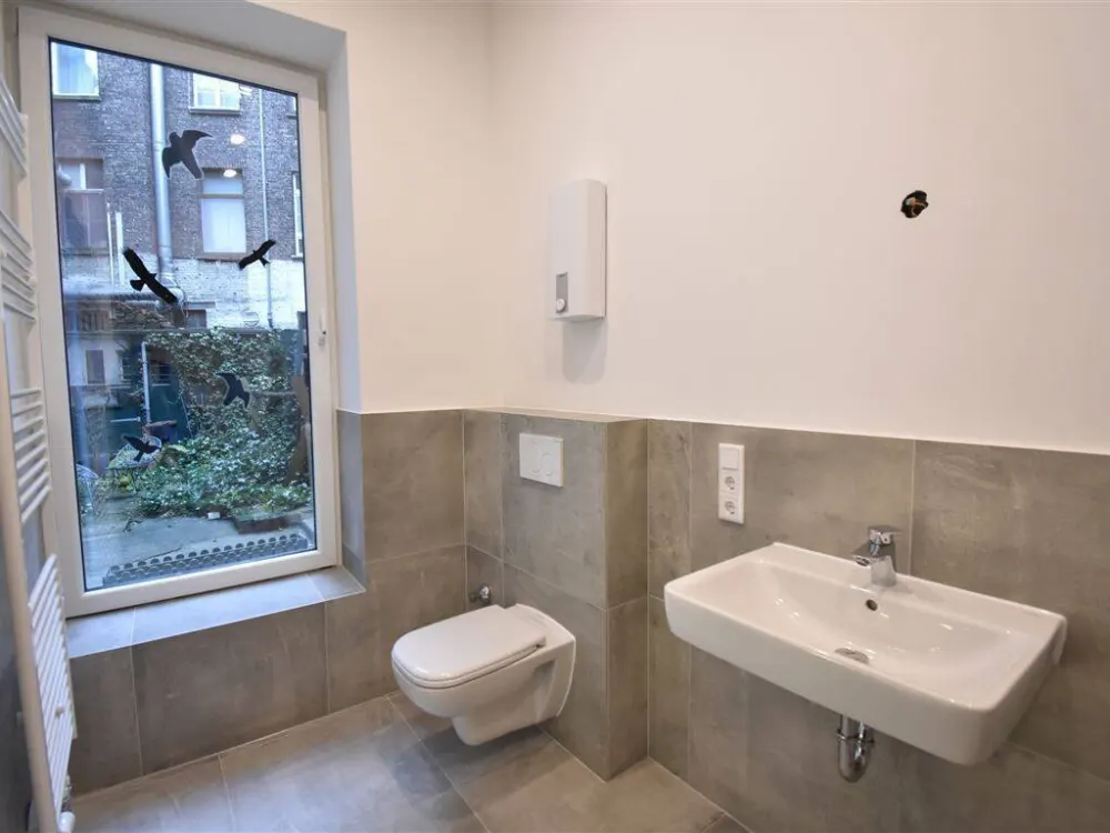 D-Altstadt! Renovated 2-Room Ground Floor Apartment in a Quiet Backyard