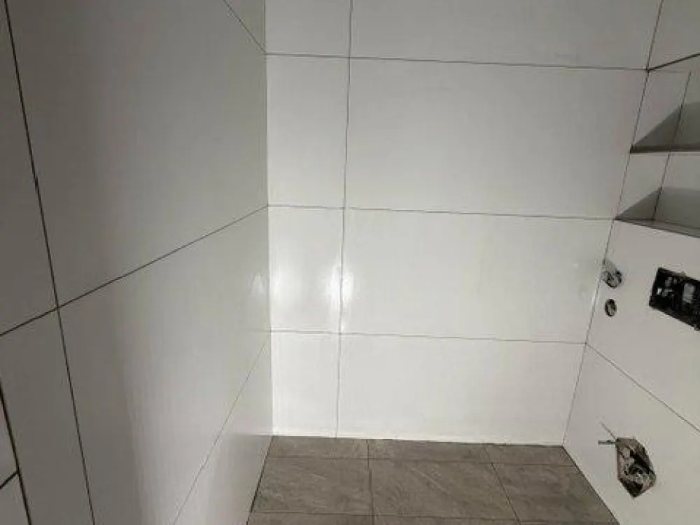 Frisch renovierte 2-Zimmer-Wohnung mit Aufzug und Balkon!