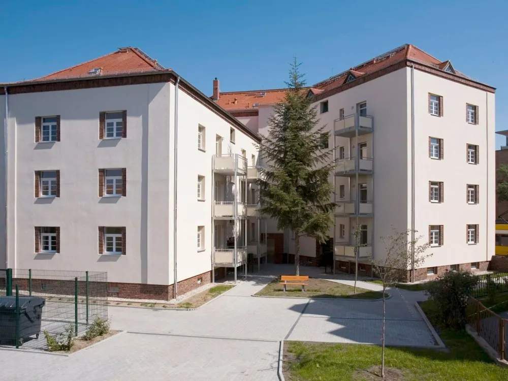Stylishly Renovated 2-Room Apartment with Separate Kitchen and Balcony