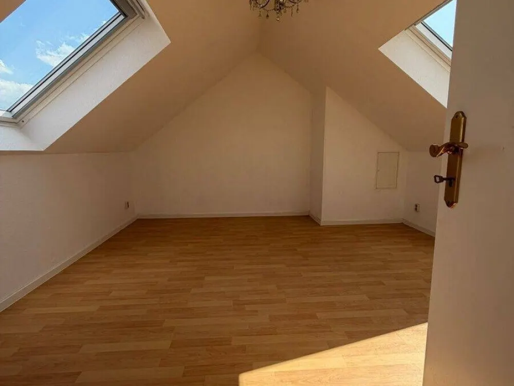 Living on Two Levels - Attractive 3.5-Room Maisonette Apartment in Erfurt