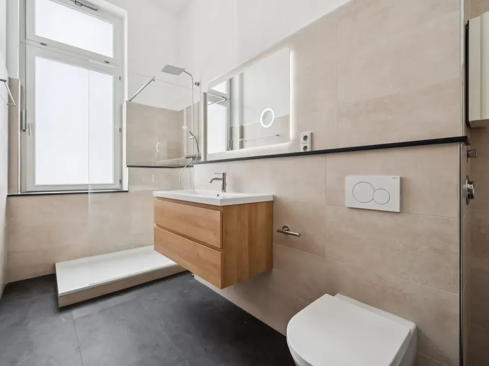Stylishly Renovated 2-Room Old Building Apartment in Desirable Südstadt Location