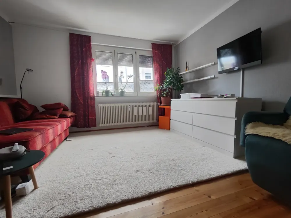 Stuttgart-West: 3-Room Apartment with Balcony, Loggia and Fireplace Stove