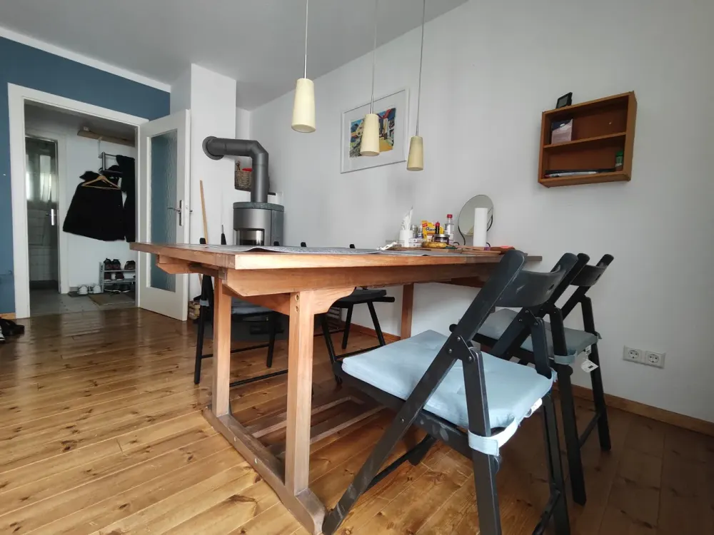 Stuttgart-West: 3-Room Apartment with Balcony, Loggia and Fireplace Stove