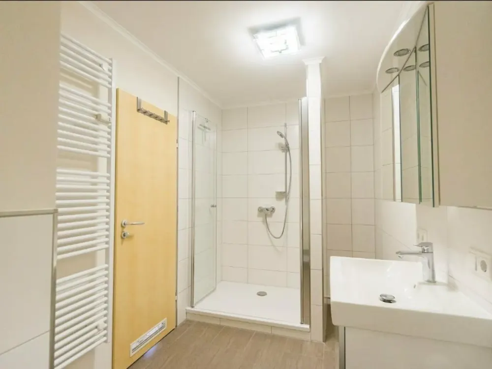 Helle, lichtdurchflutete 2-Zimmer-Wohnung II EBK, Stellplatz