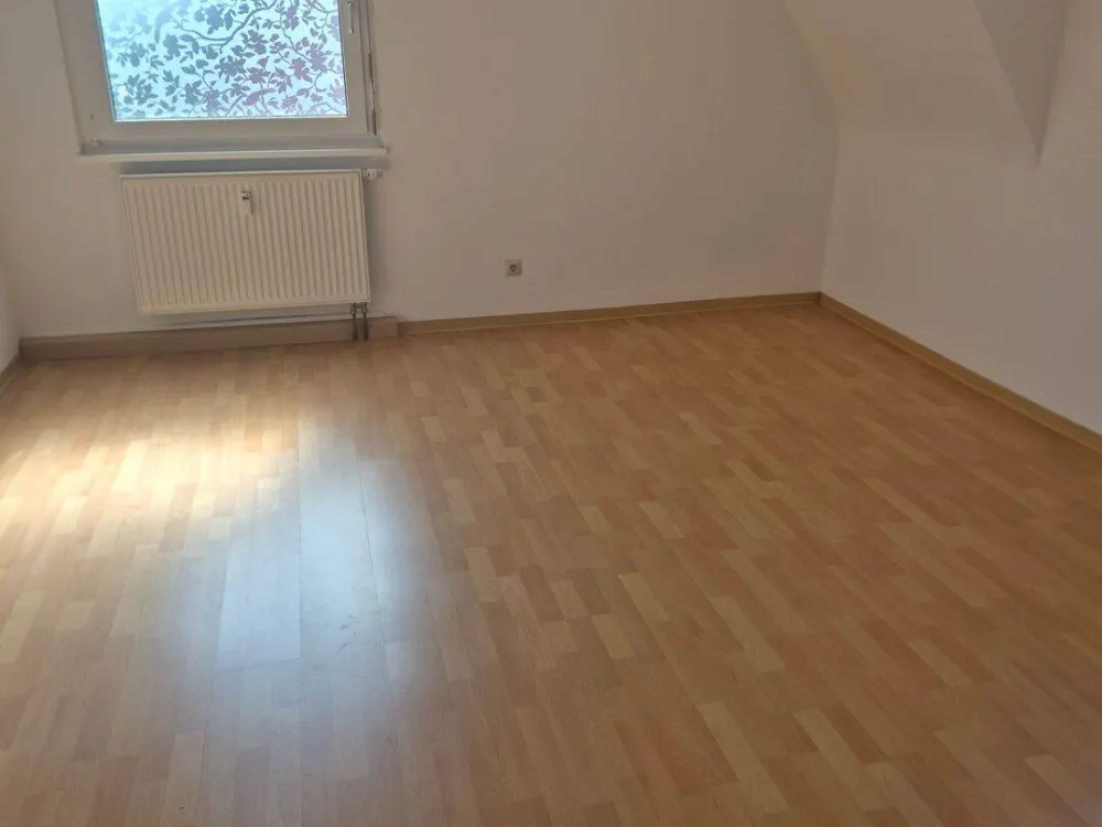 Spacious 4-Room Apartment with 102 m² in Stuttgart-Bad Cannstatt