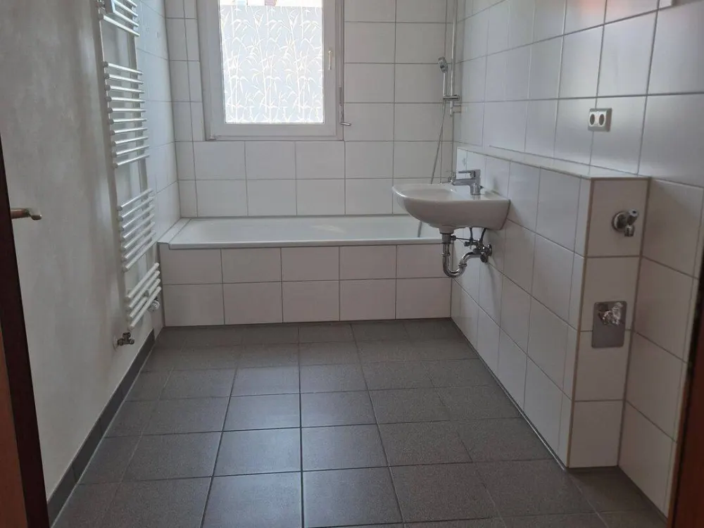 Spacious 4-Room Apartment with 102 m² in Stuttgart-Bad Cannstatt