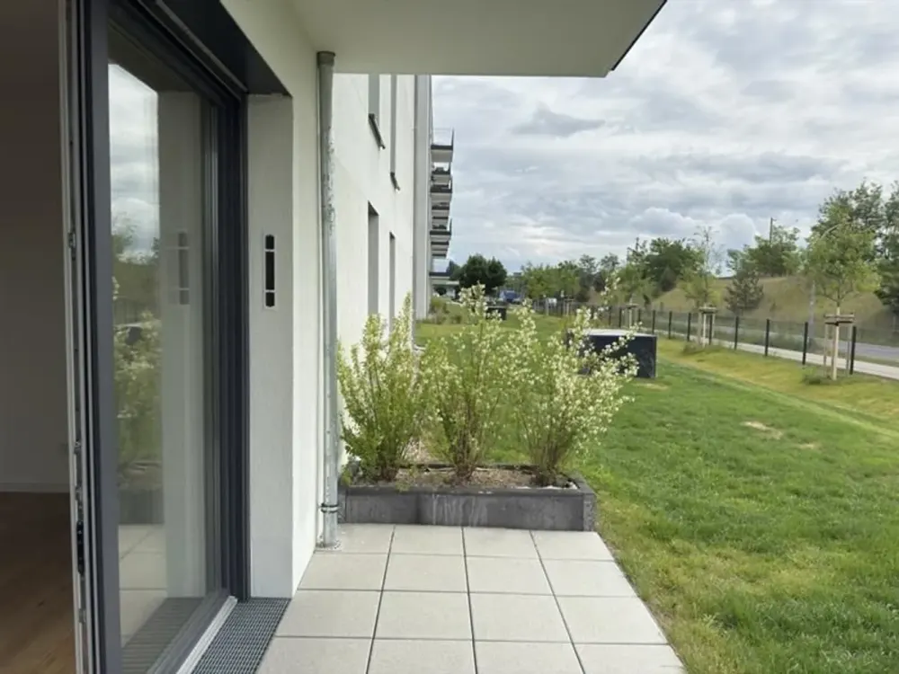 2-Room Apartment with Balcony and Built-in Kitchen on the Ground Floor