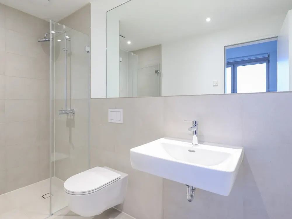 NEW BUILD - 2-Room Apartment with Balcony, Fitted Kitchen and Shower Bath