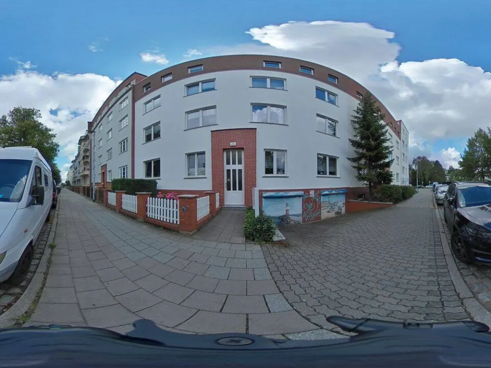 Charming 3-Room Attic Apartment with Underground Parking Space & Top IT Equipment in KTV Location