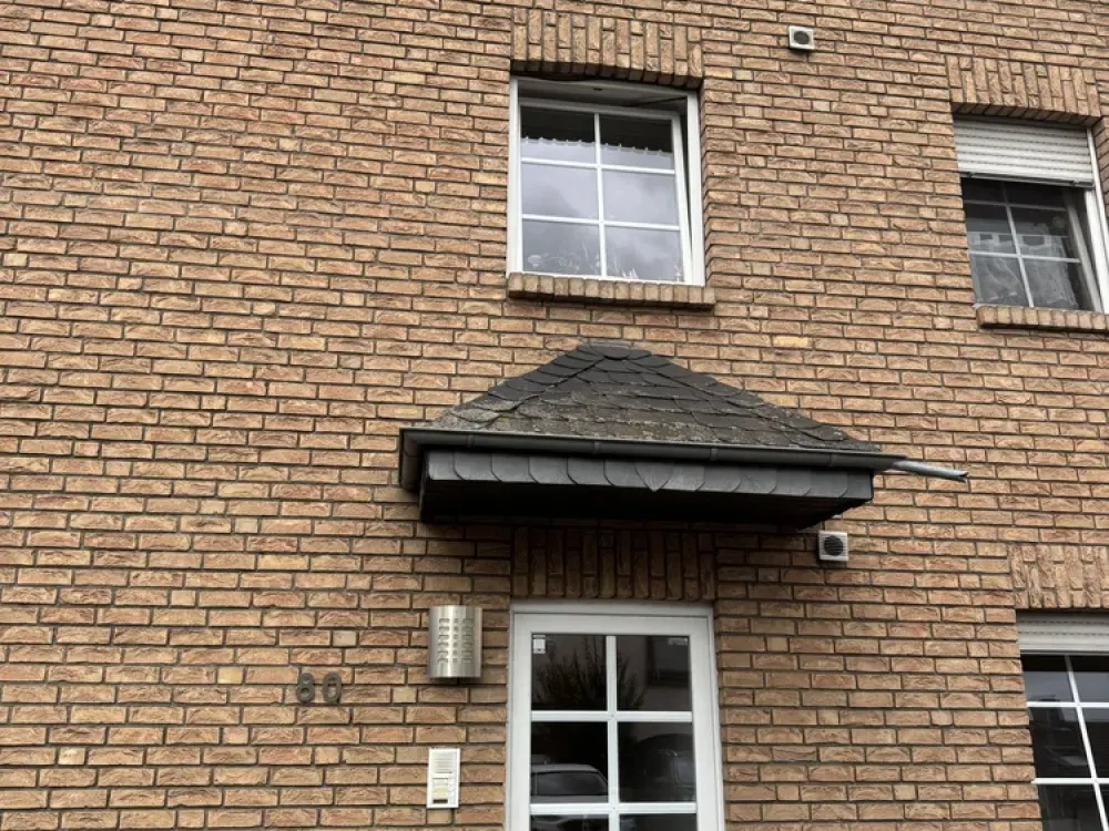 Freshly Renovated 2-Room Apartment in Wesseling Between Cologne & Bonn