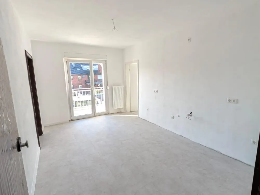 Kernsanierte 3-Zimmer-Wohnung mit Balkon in Hürth-Efferen