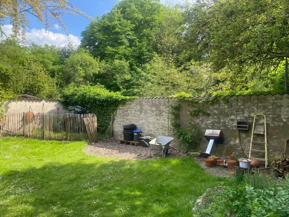 Sunny, Quiet Ground Floor Apartment with Exclusive Garden Use