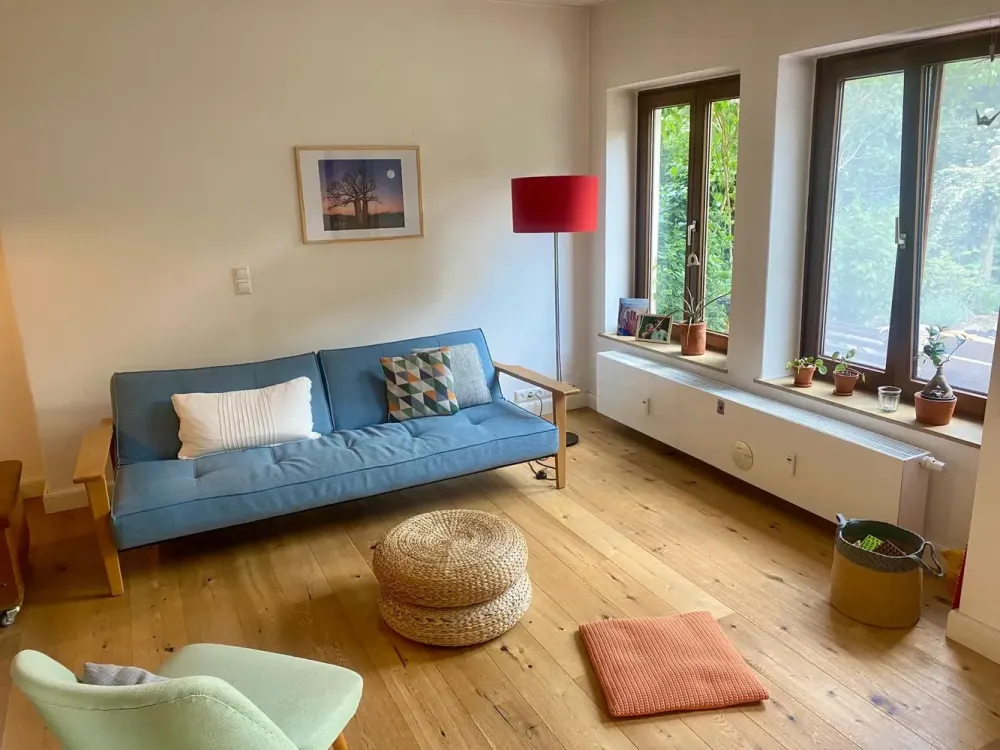 Sunny, Quiet Ground Floor Apartment with Exclusive Garden Use