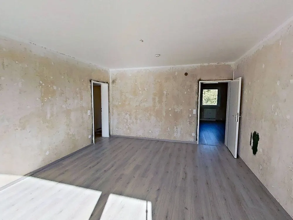 RENOVATE YOURSELF AND SAVE: Large 4-Room Apartment with BALCONY and Plenty of Light