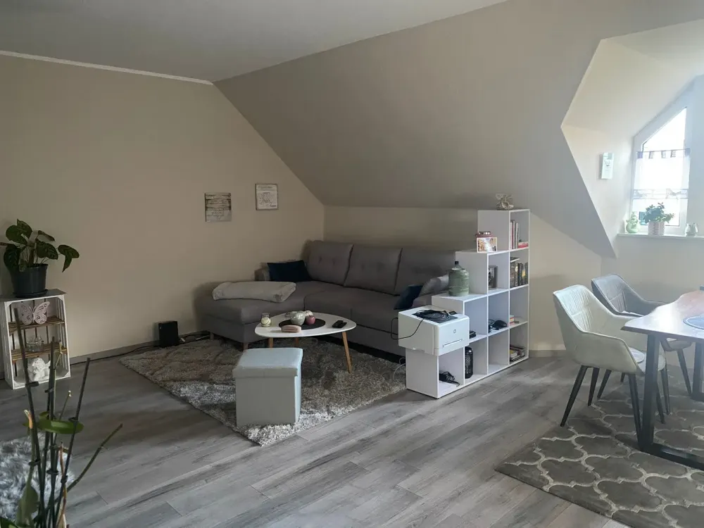 Wohnen mit Charakter: Gepflegte 3-Zimmer-Dachgeschosswohnung in Paderborn