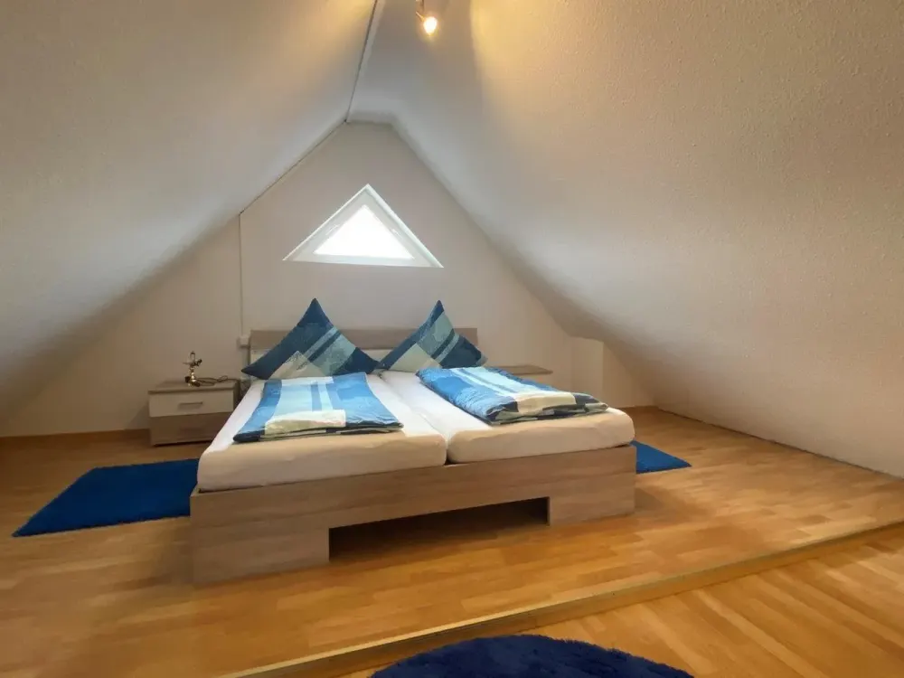 Large Shared Apartment Room in Oberuhldingen, seenah