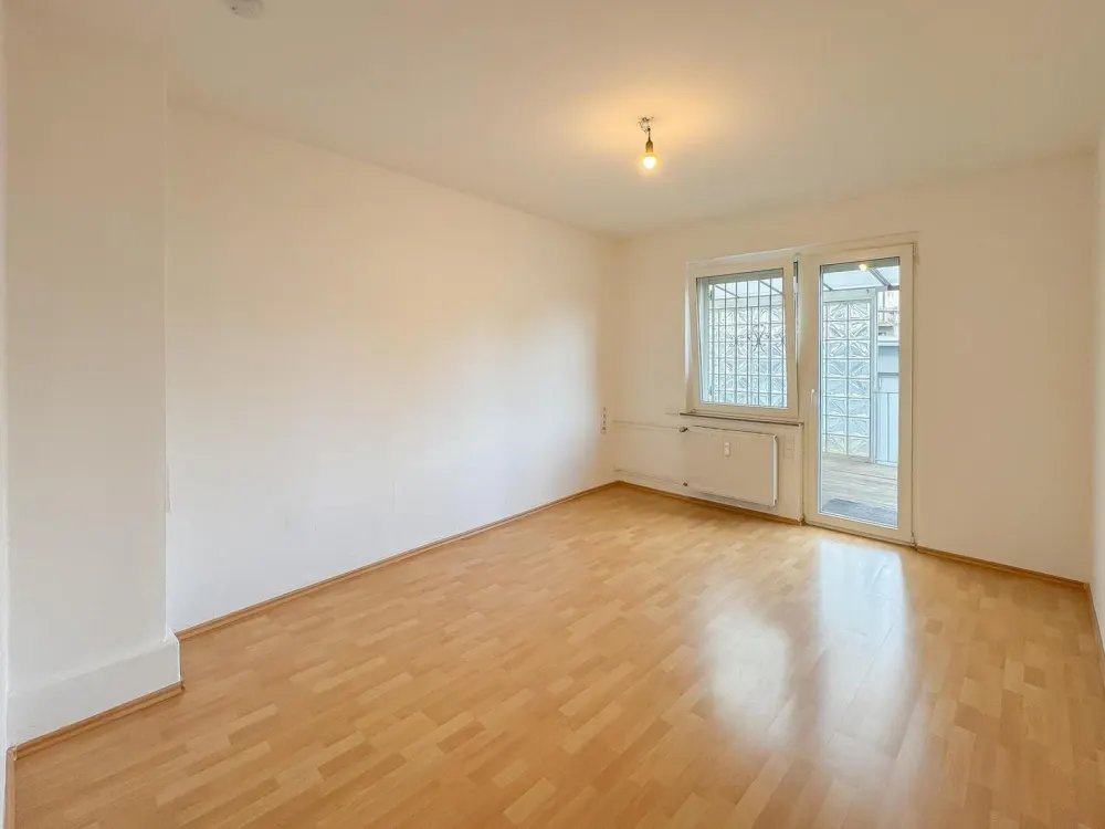 3 ROOMS, TERRACE, RENOVATED, PRIME LOCATION, optional PARKING SPACE