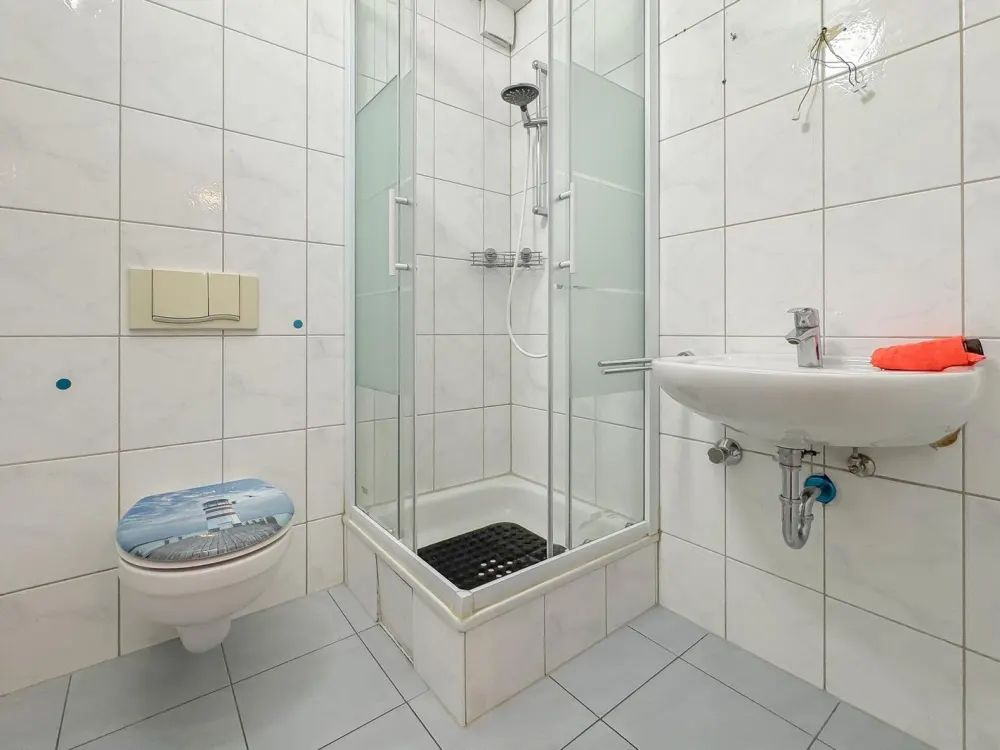 3 ROOMS, TERRACE, RENOVATED, PRIME LOCATION, optional PARKING SPACE