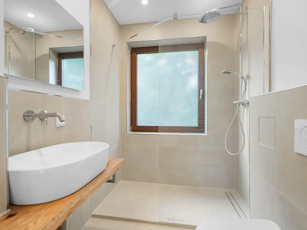 First Occupancy Schwachhausen: Renovated Apartment - Near Bürgerpark with Balcony and 3 Rooms