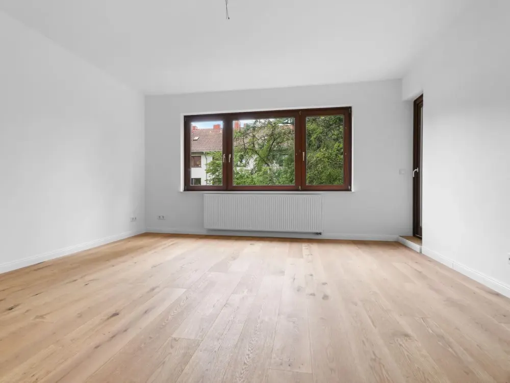 First Occupancy Schwachhausen: Renovated Apartment - Near Bürgerpark with Balcony and 3 Rooms