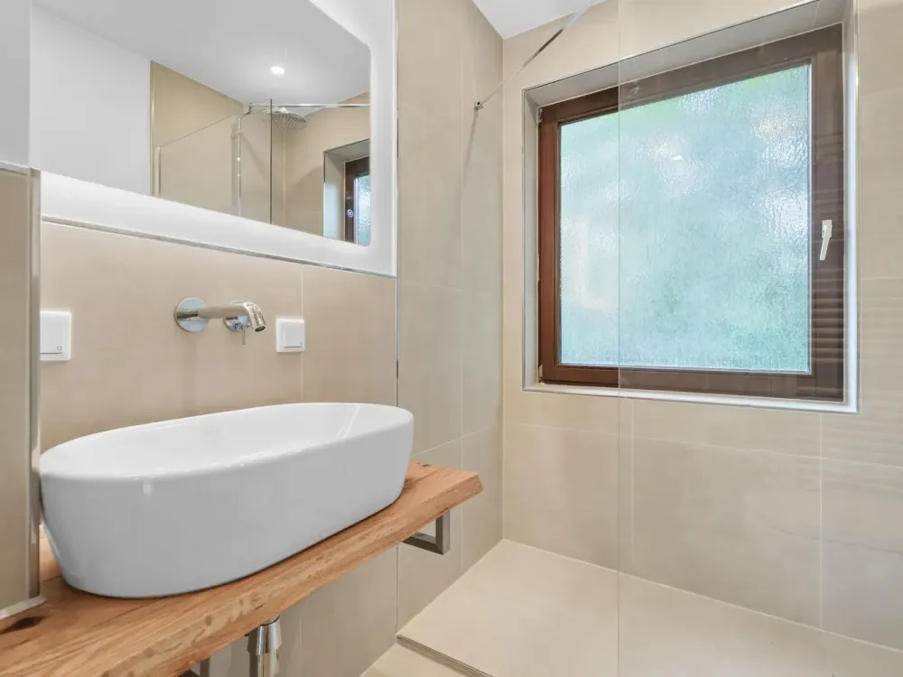 First Occupancy Schwachhausen: Renovated Apartment - Near Bürgerpark with Balcony and 3 Rooms