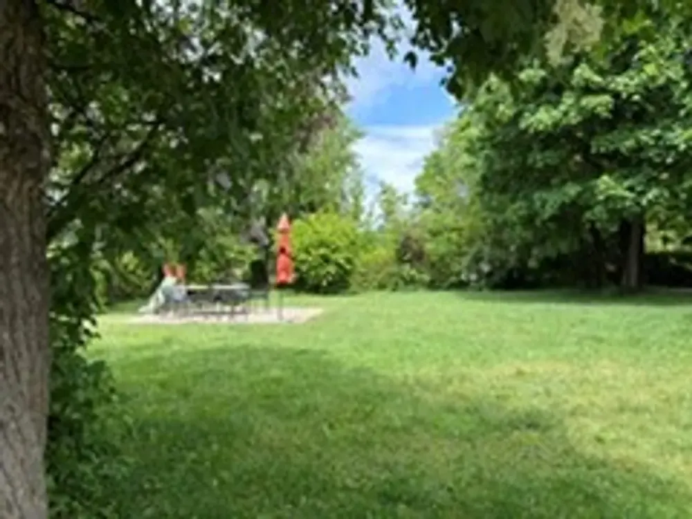 Beautiful 3 Room Apartment, Large Garden Plot, Memmingerberg, Near Magnet Schulz/Allgäu Airport