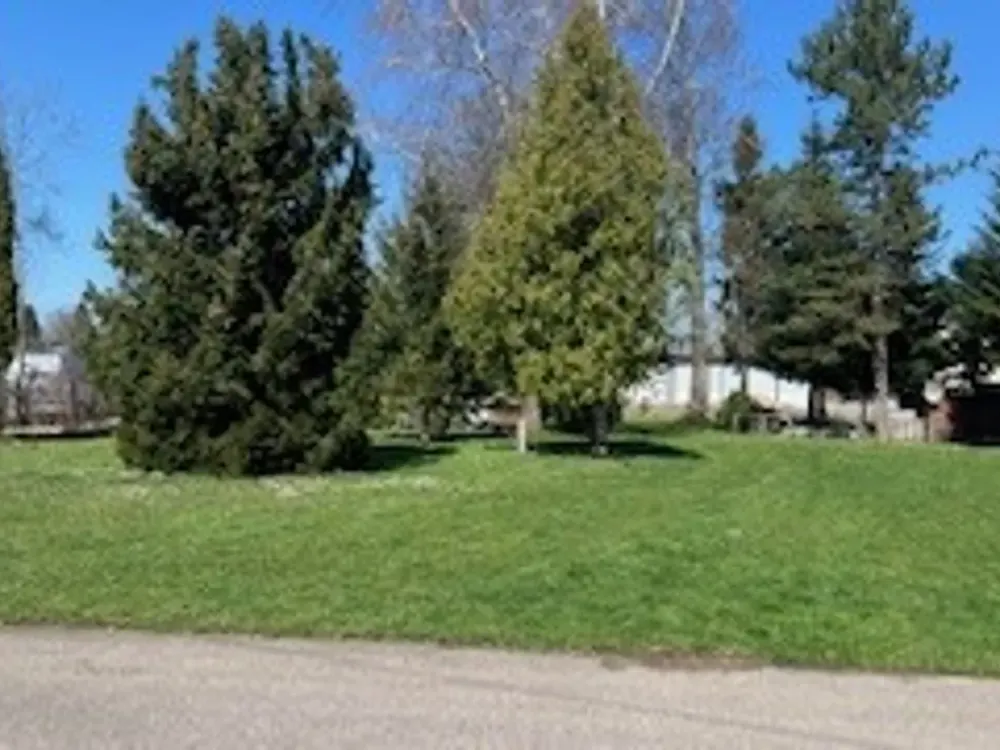 Beautiful 3 Room Apartment, Large Garden Plot, Memmingerberg, Near Magnet Schulz/Allgäu Airport