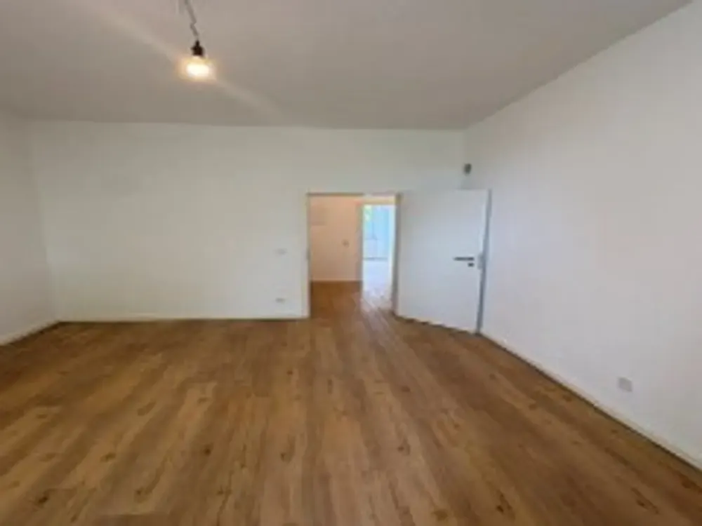 Beautiful 3 Room Apartment, Large Garden Plot, Memmingerberg, Near Magnet Schulz/Allgäu Airport