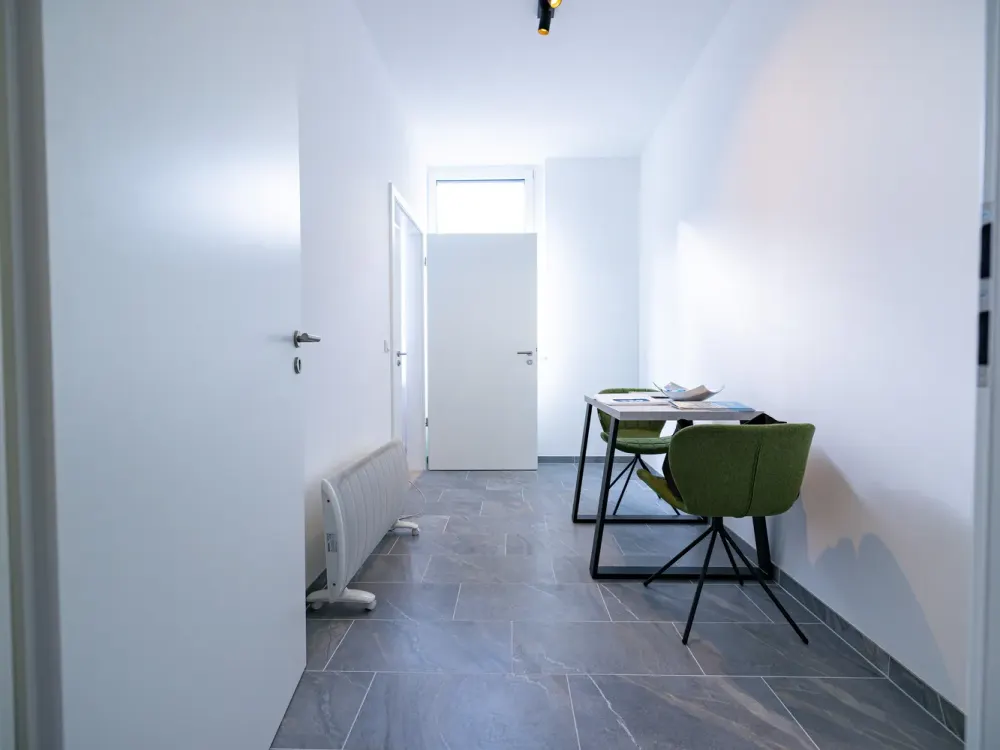 2-Room New Build Apartment with Fitted Kitchen - * Universities Within Walking Distance *