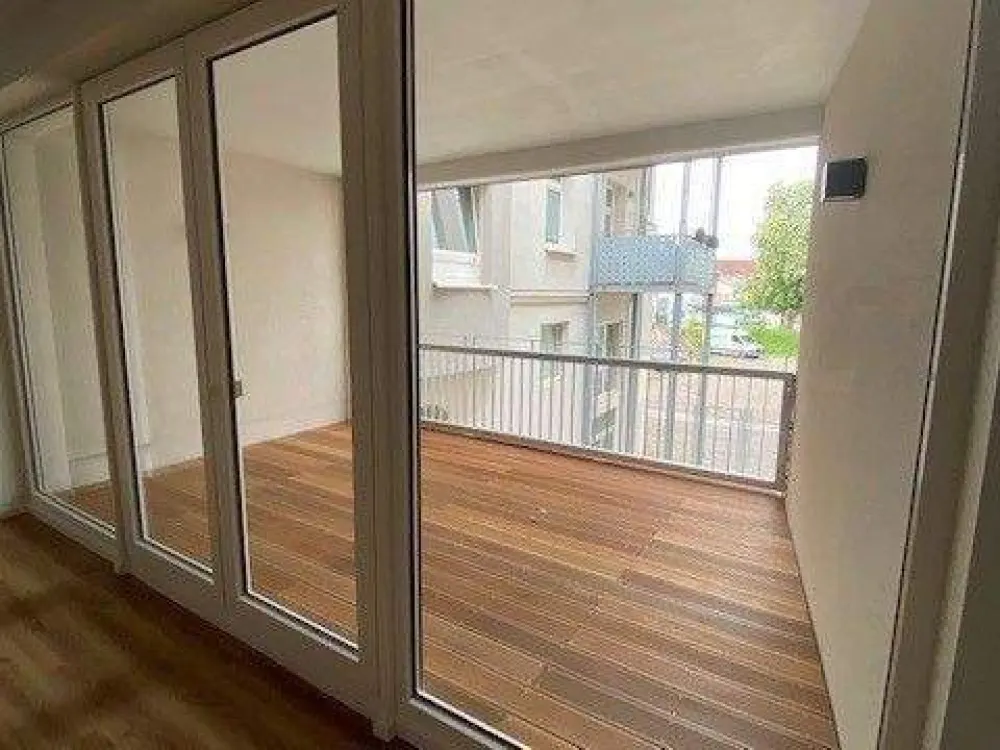 2 Room Loft with Walk-in Shower and Loggia, Brauerstr. 8, 66123 Saarbrücken