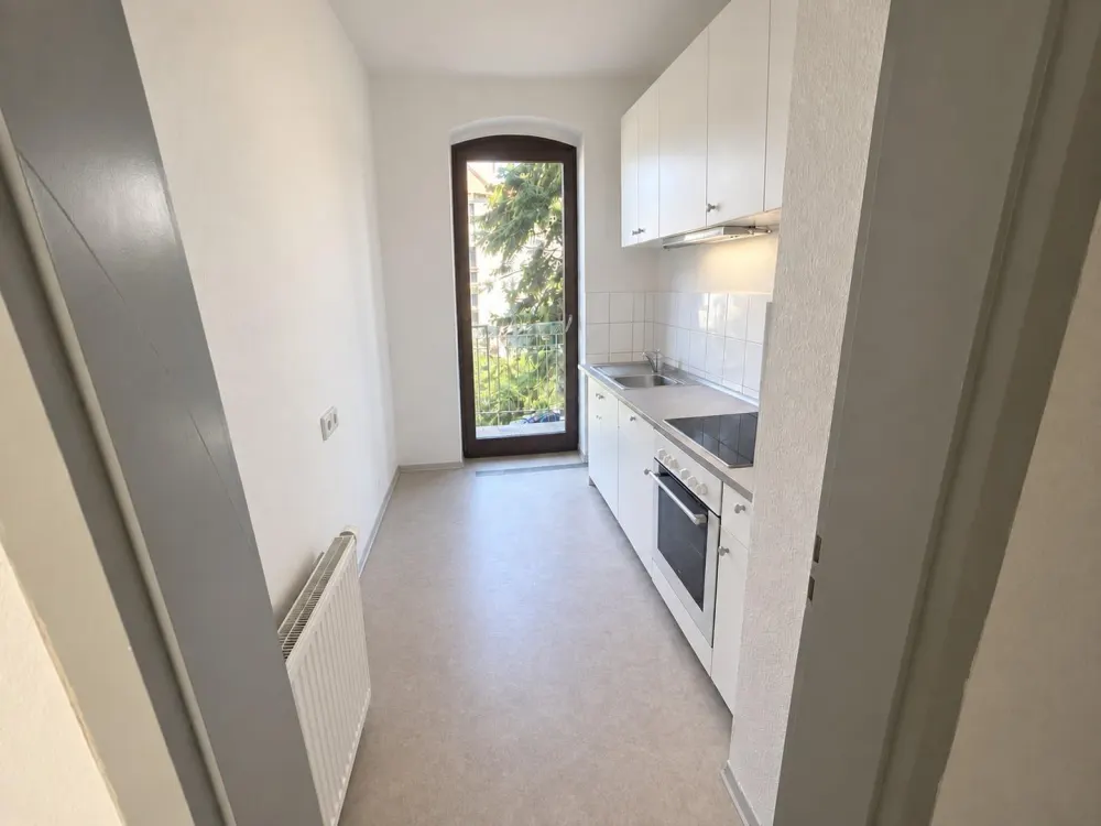 3-Room Apartment with BUILT-IN KITCHEN
