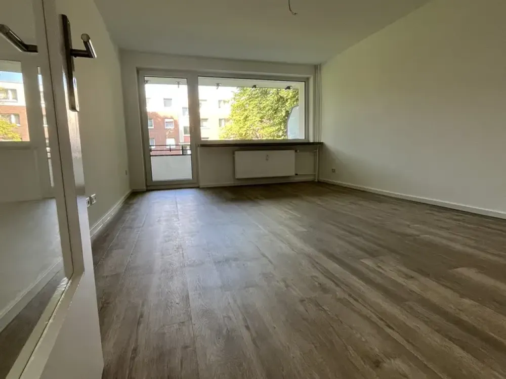 Sofort bezugsfertig ! Schöne 2-Zimmer-Whg. mit Balkon