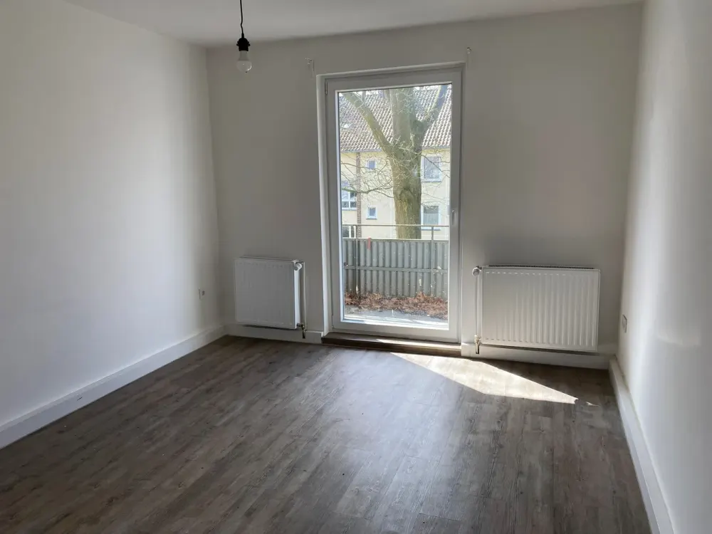 Bright 2-Room Apartment with Balcony
