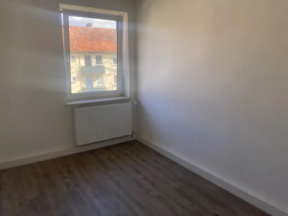 Bright 2-Room Apartment with Balcony