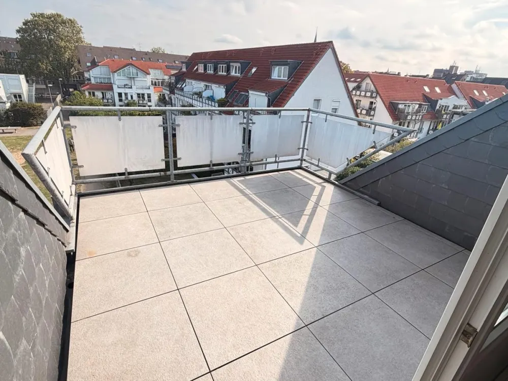 Maisonette Apartment Suitable for 3-Person Shared Flat in Köln Ehrenfeld Available Immediately