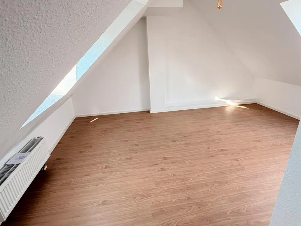 Maisonette Apartment Suitable for 3-Person Shared Flat in Köln Ehrenfeld Available Immediately