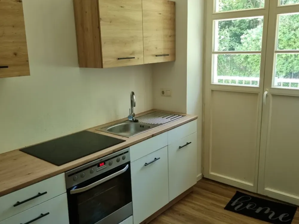 Charming 3-Room Apartment with Balcony in Central Kassel Location