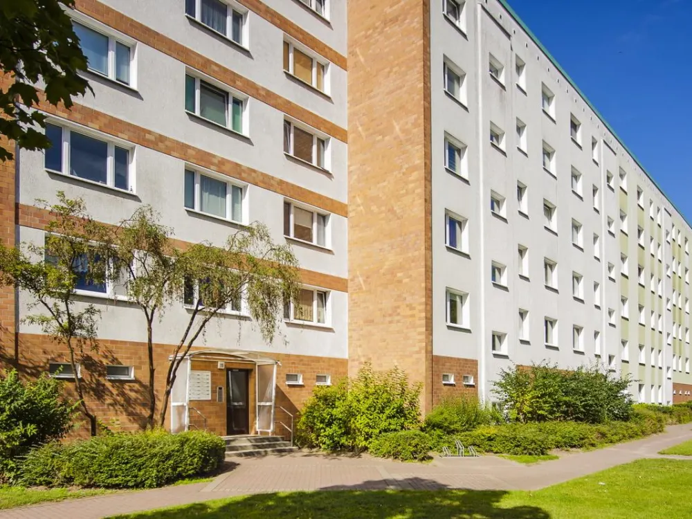 This urban area is particularly attractive for families due to the short distances to daycare centers and schools.