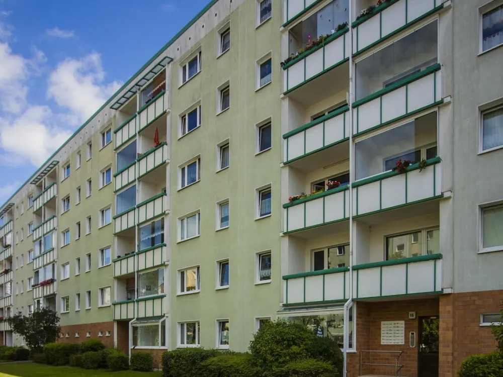 This urban area is particularly attractive for families due to the short distances to daycare centers and schools.