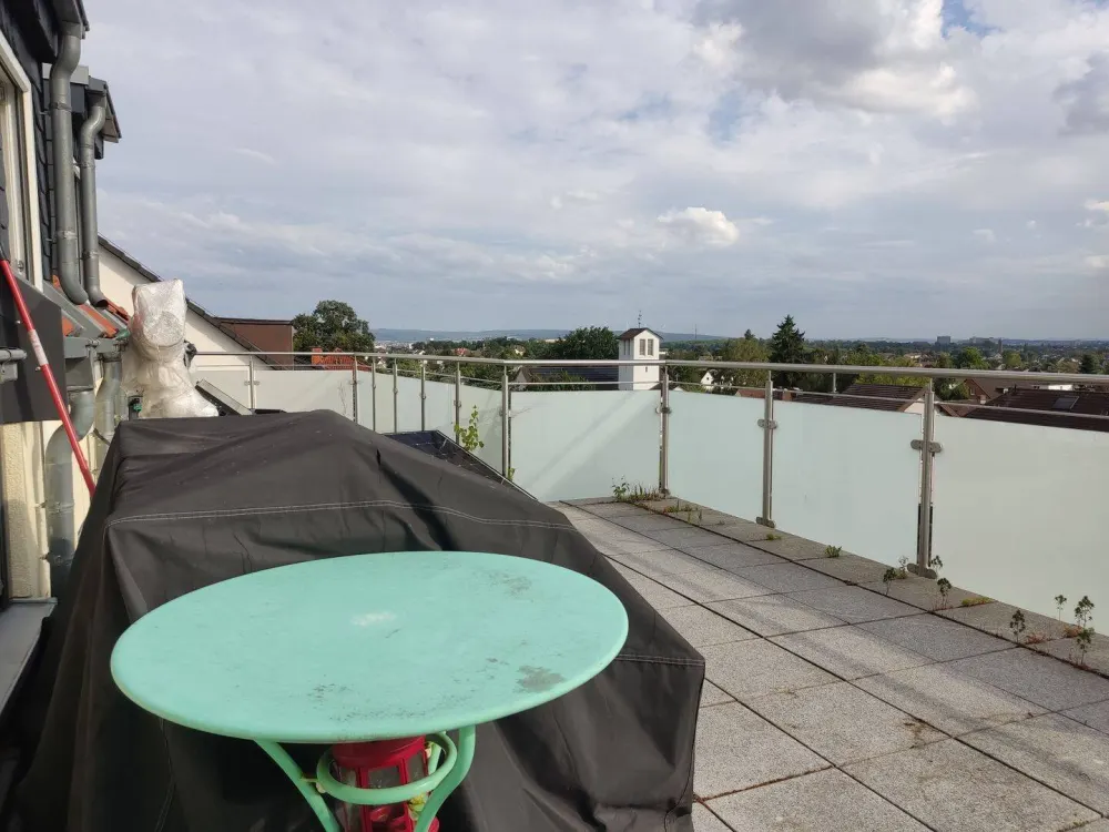 Modern 4-Room Maisonette Apartment with Roof Terrace, Hercules View and Elevator in Kassel-Jungfernkopf