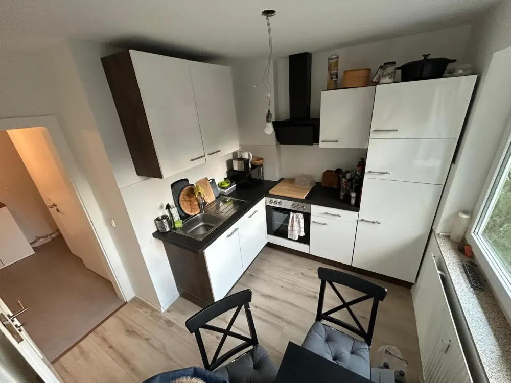 Renovated 2-Room Apartment with Kitchen in Frechen Bachem