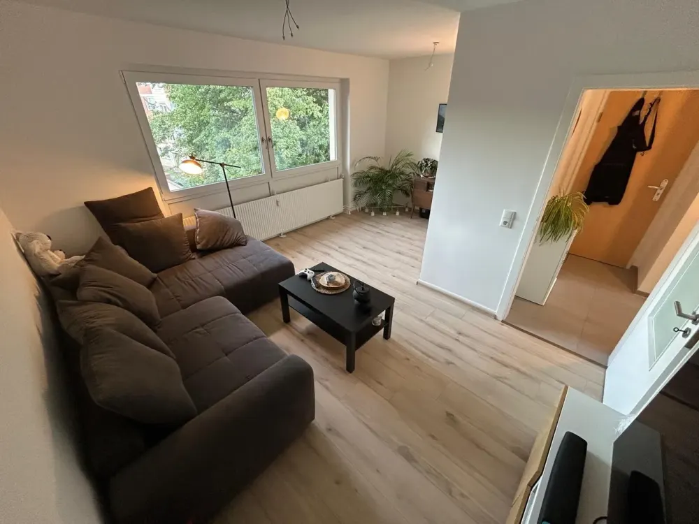 Renovated 2-Room Apartment with Kitchen in Frechen Bachem
