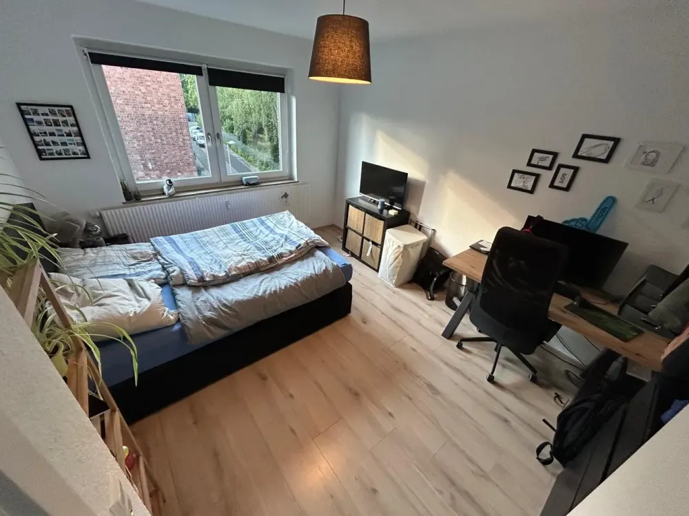 Renovated 2-Room Apartment with Kitchen in Frechen Bachem