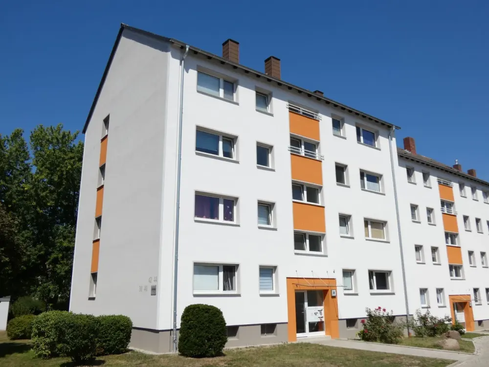 Attractive 2-Room Apartment with Balcony * currently undergoing extensive modernization *