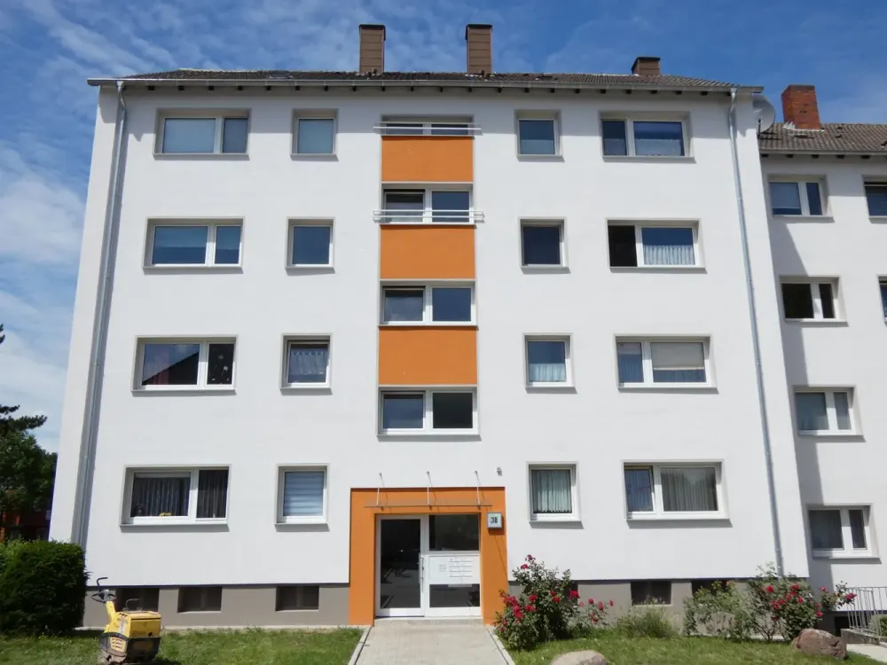 Attractive 2-Room Apartment with Balcony * currently undergoing extensive modernization *