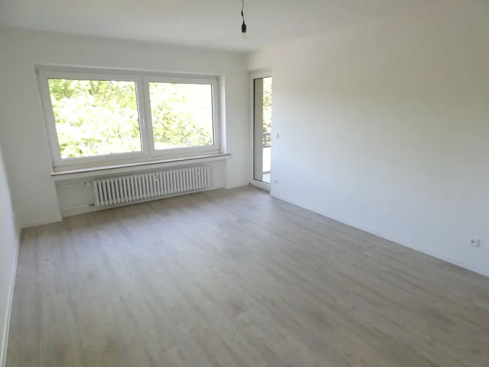 Attractive 2-Room Apartment with Balcony * currently undergoing extensive modernization *